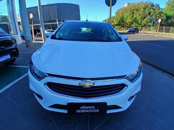CHEVROLET ONIX 1.4 MPFI LTZ 8V FLEX 4P AUTOMÁTICO CHEVROLET ONIX 1.4 MPFI LTZ 8V FLEX 4P AUTOMÁTICO